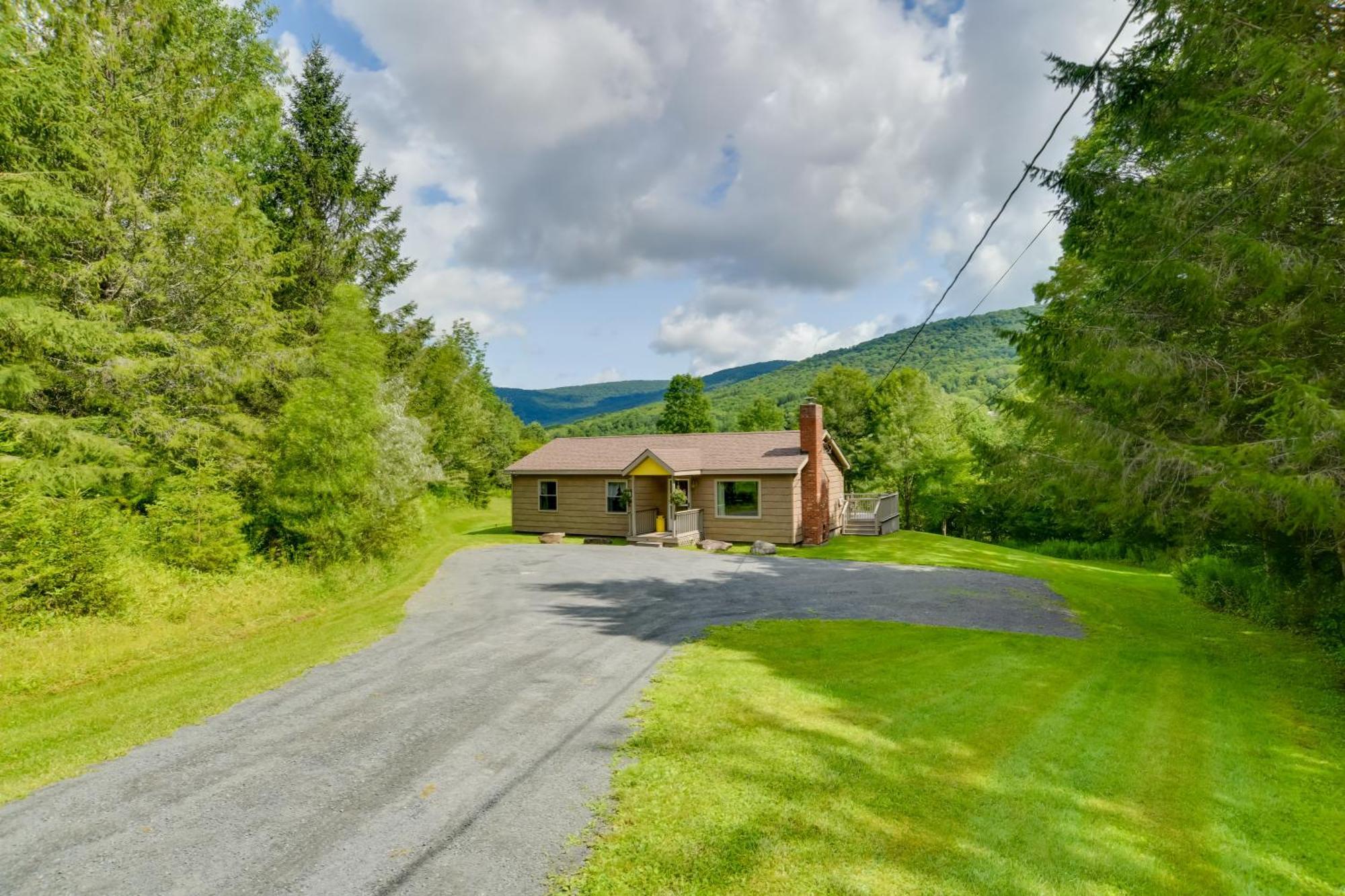 Quiet Catskills Getaway With Deck And Mtn Views New Kingston Exterior photo